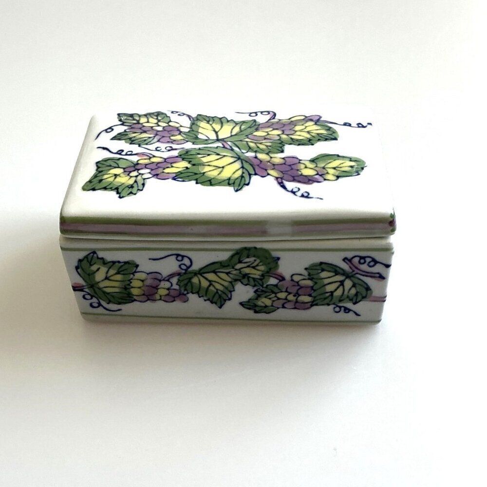 Vintage Fifth Avenue Crystal Ltd. Ceramic Grapevine Jewelry Trinket Box